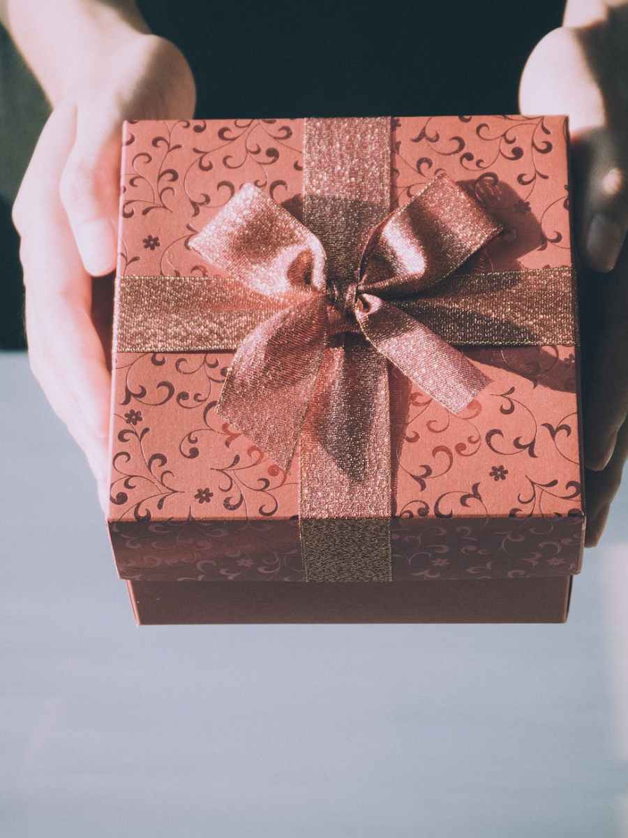 Donatio Mortis Causa as an Exception to the Equitable Rule against Assisting Volunteers